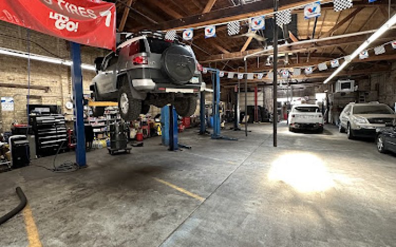 Eliot's Complete Auto Repair — Auto repair shop in Chicago