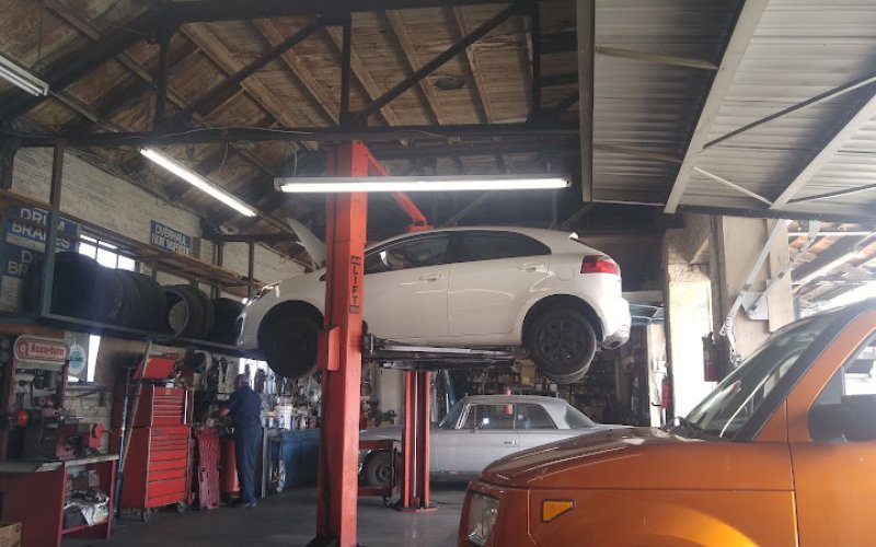 Brother's Automotive