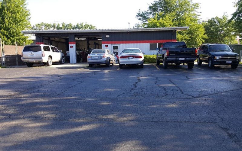 Frankie & Johnnie's Garage