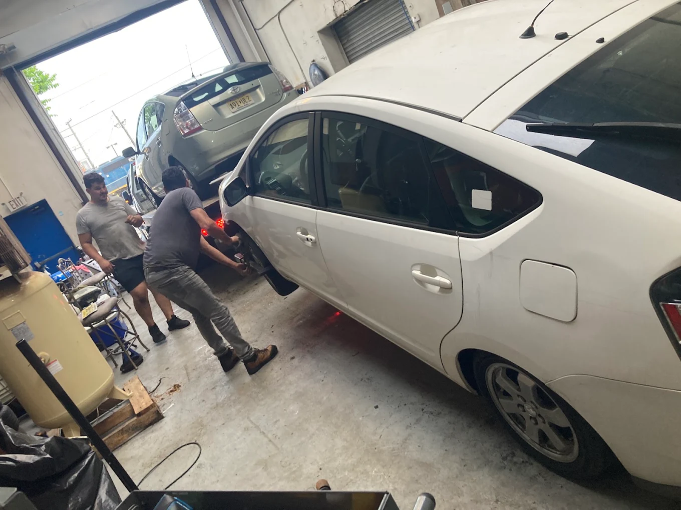 Falcon Prius Specialist LLC — photo