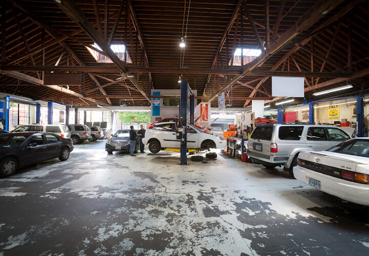Everett Street Autoworks Mechanics